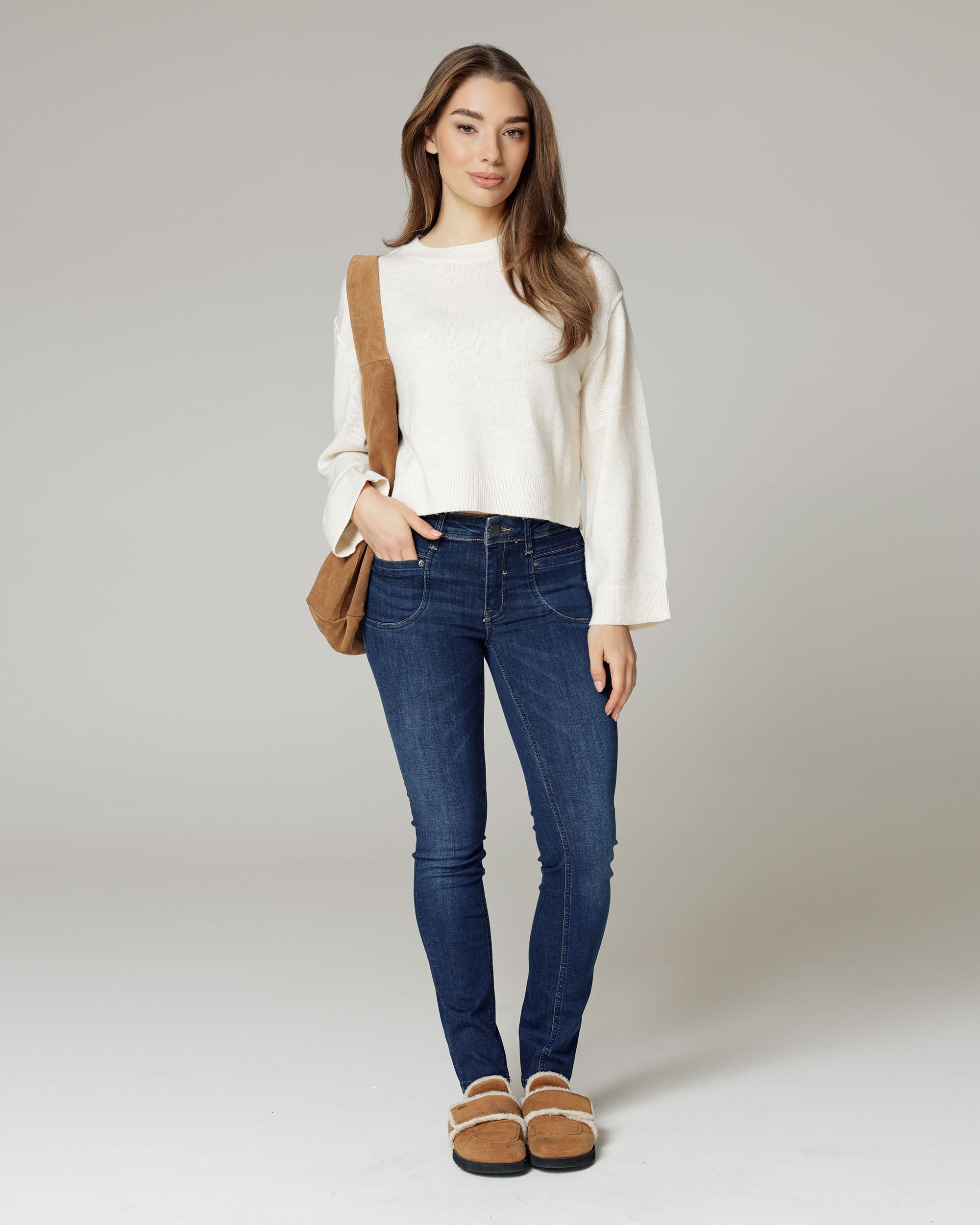 Dark Effect-Wash Jeans | The Verona Main image
