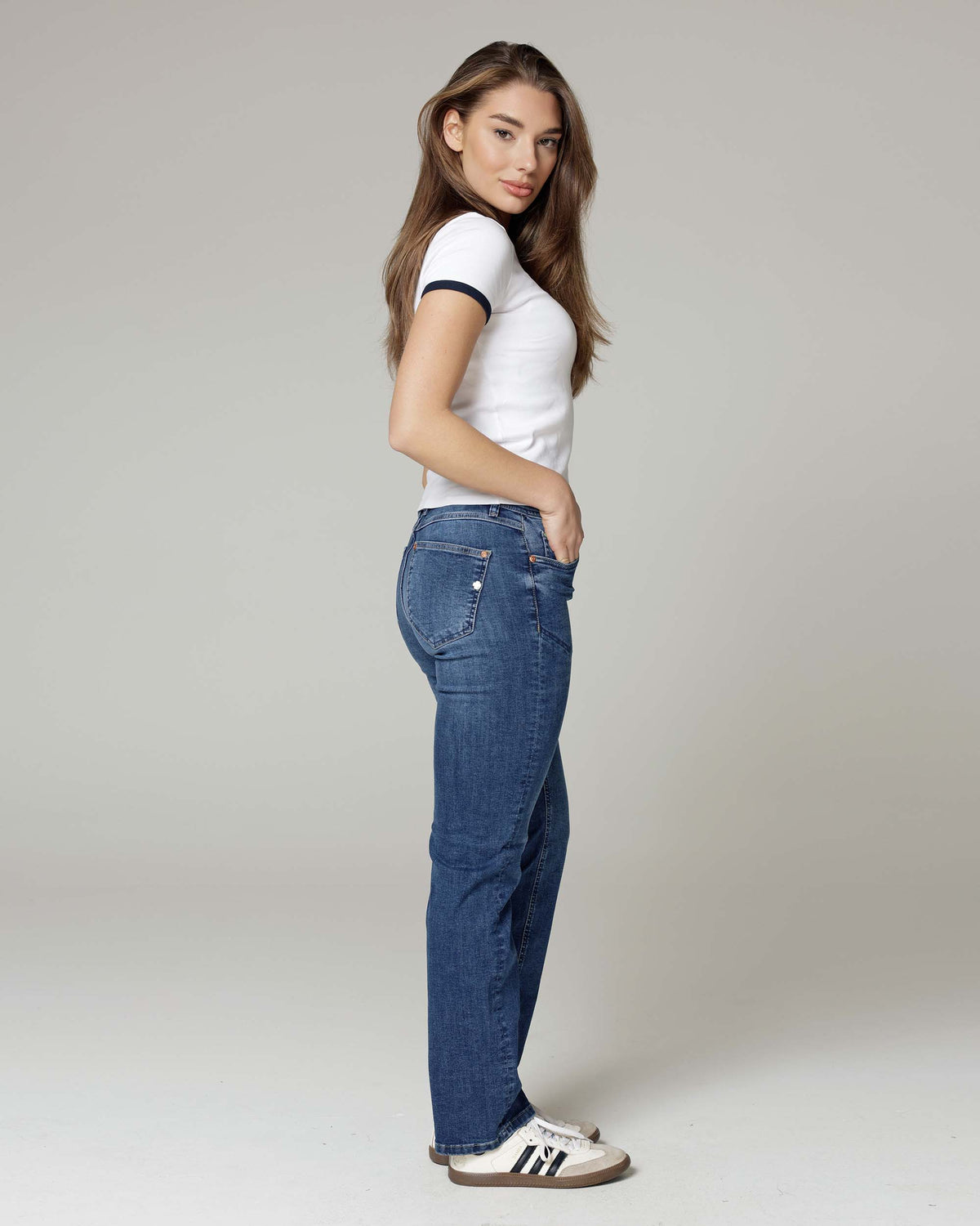 Dark Effect Wash Straight-Leg Jeans | The Messina