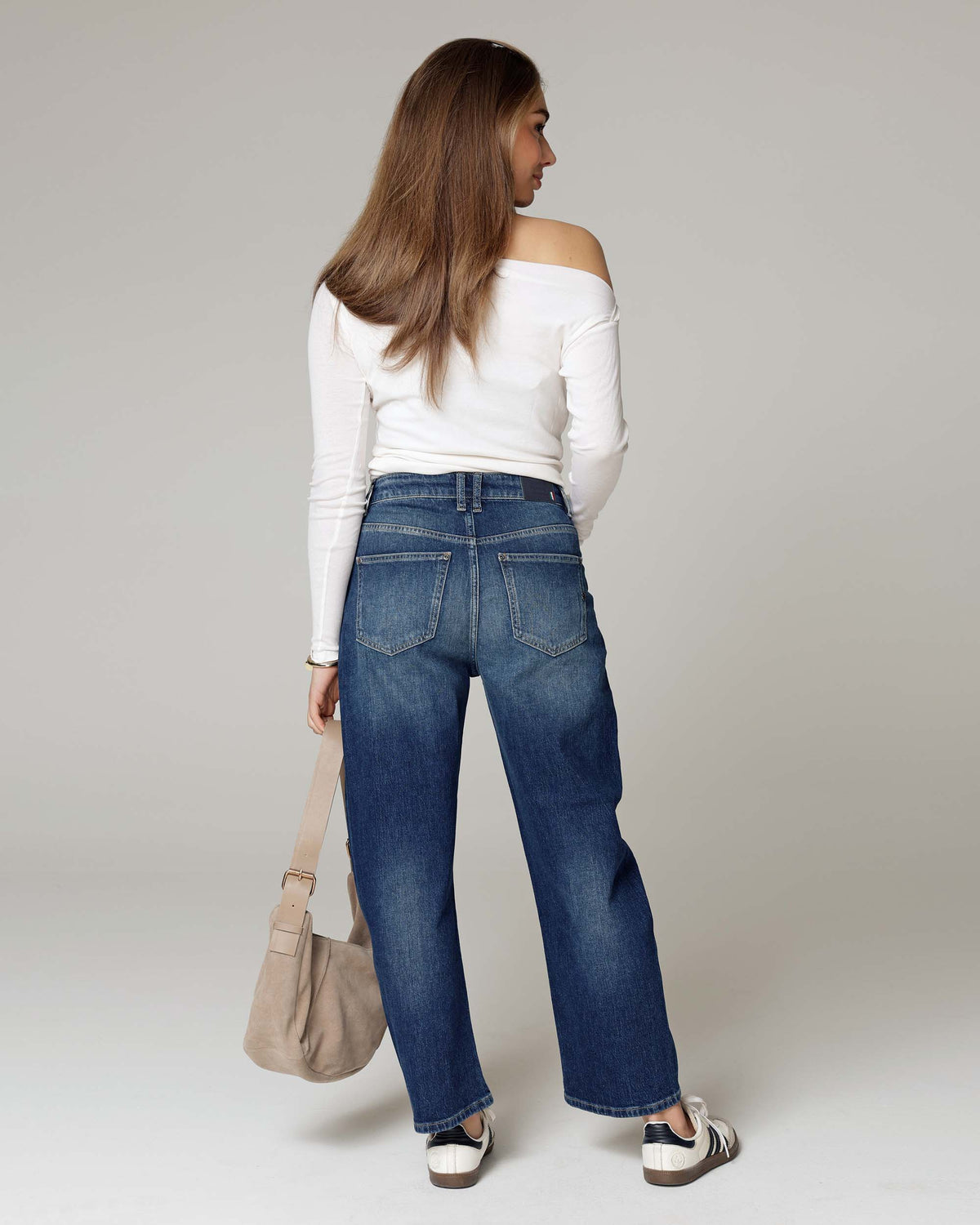 Mid-Blue Half Barrel Jeans | The Lara