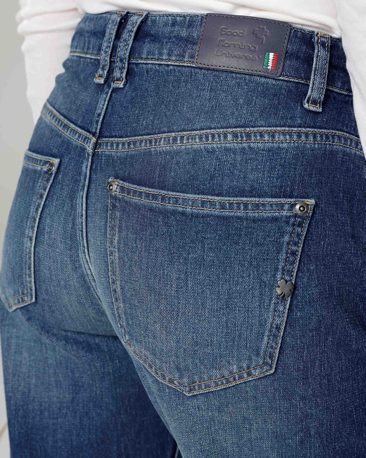 Mid-Blue Half Barrel Jeans | The Lara