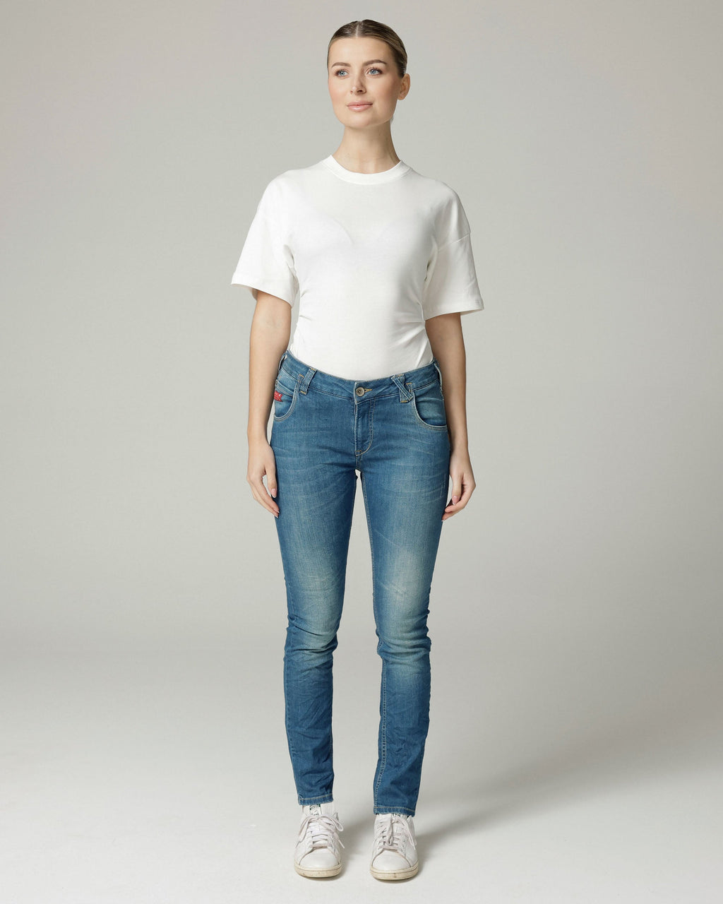 Light Mid Blue Vintage Slim Jeans | The Nelly