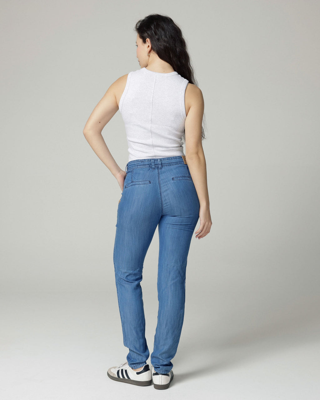 Indigo Relaxed Jeans | The Mia