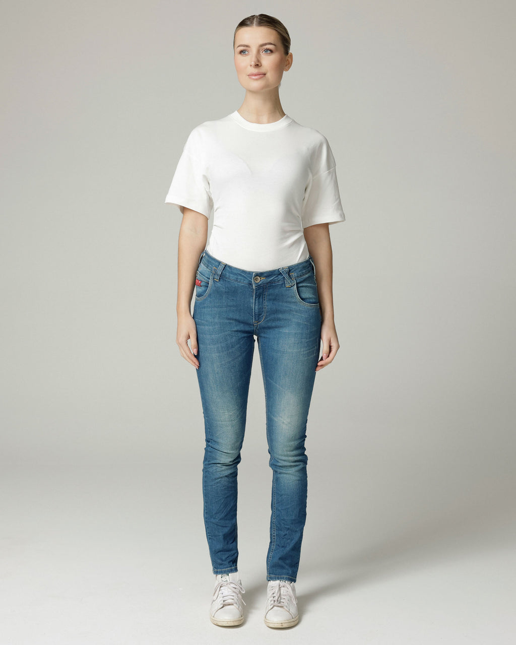 Light Mid Blue Vintage Slim Jeans | The Nelly