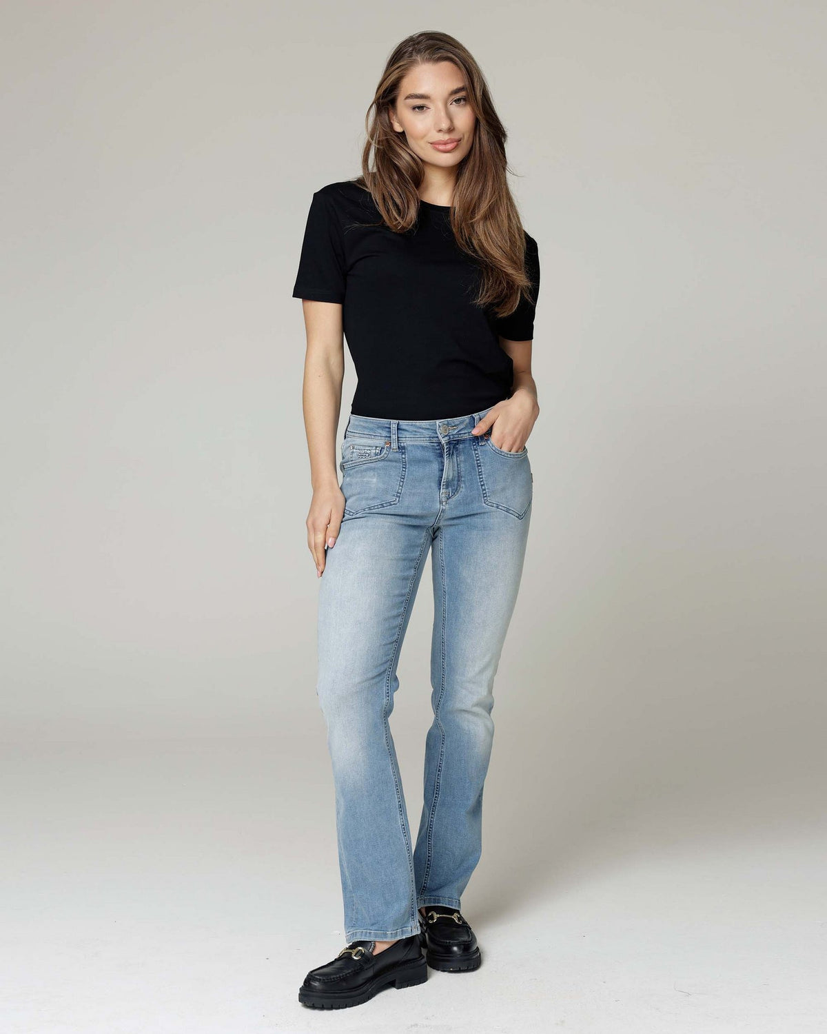 Super Vintage Looking Straight Jeans | The Messina