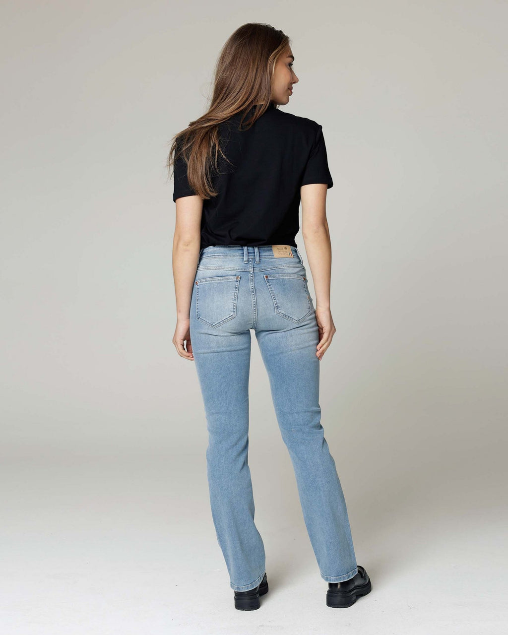 Super Vintage Looking Straight Jeans | The Messina