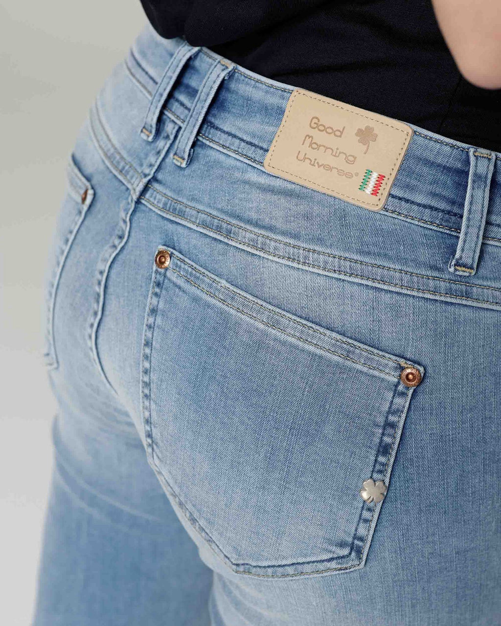Super Vintage Looking Straight Jeans | The Messina