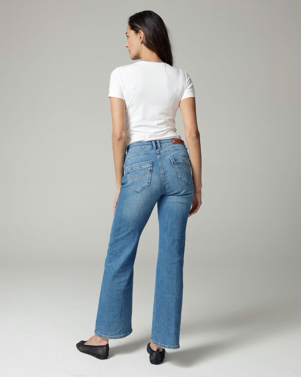 Light Vintage Blue Wide-Leg Mid-Rise Jeans | The Isa