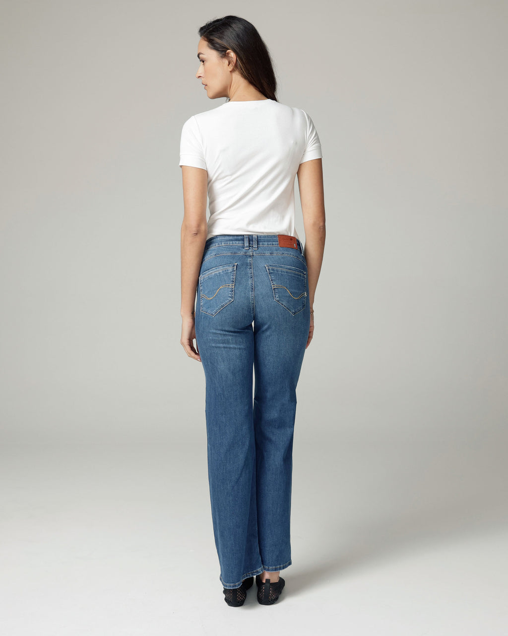 Light Used-Wash Blue Wide-Leg Mid-Rise Jeans | The Lolita