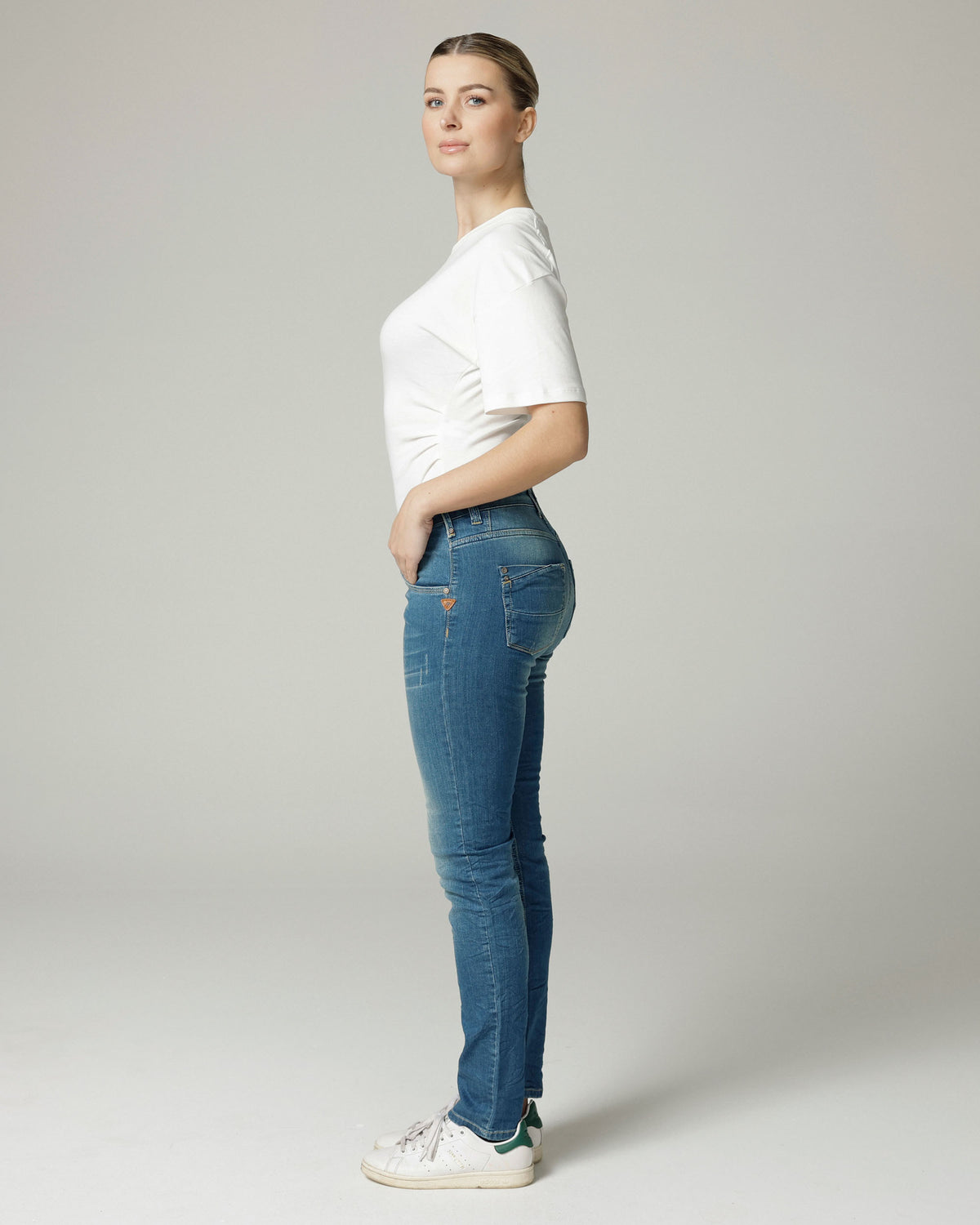 Light Mid Blue Vintage Slim Jeans | The Nelly