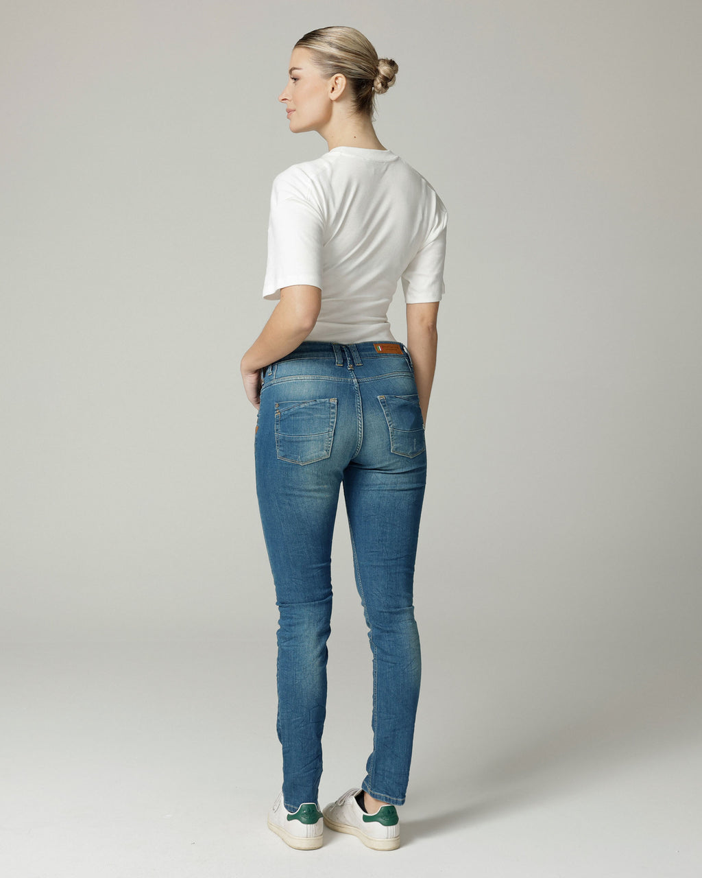 Light Mid Blue Vintage Slim Jeans | The Nelly