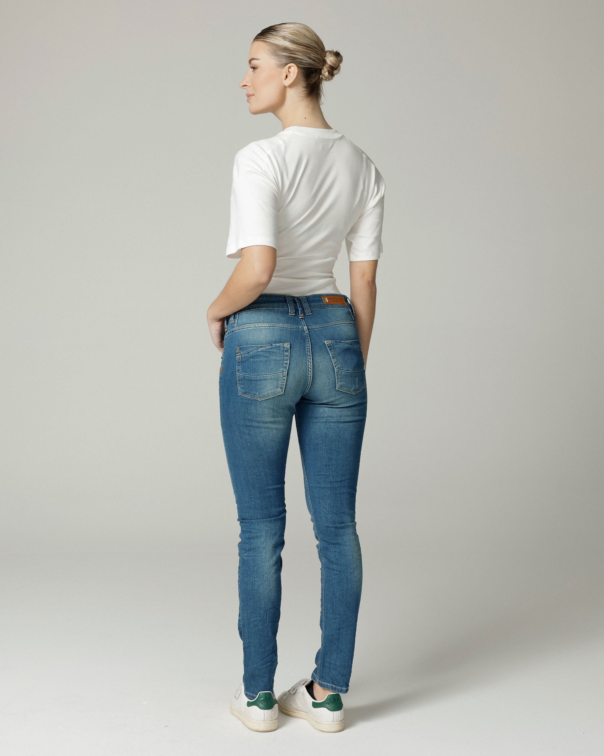 Light Mid Blue Vintage Slim Jeans | The Nelly